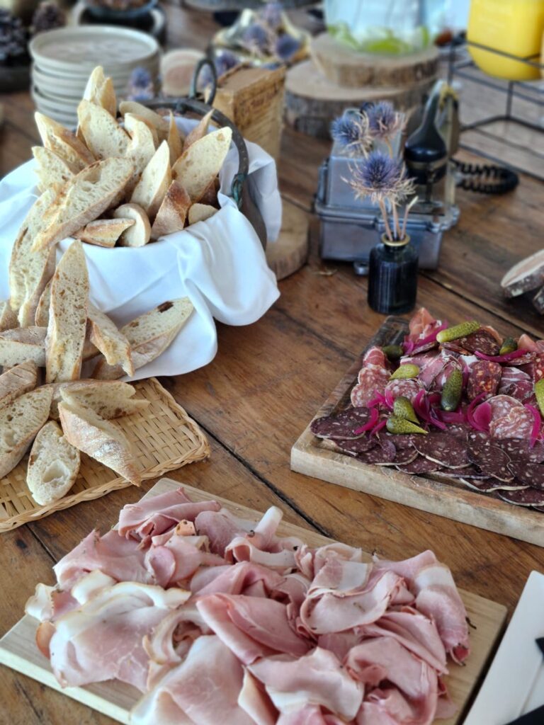Repas de groupe au restaurant La Voile Rouge à Arcachon